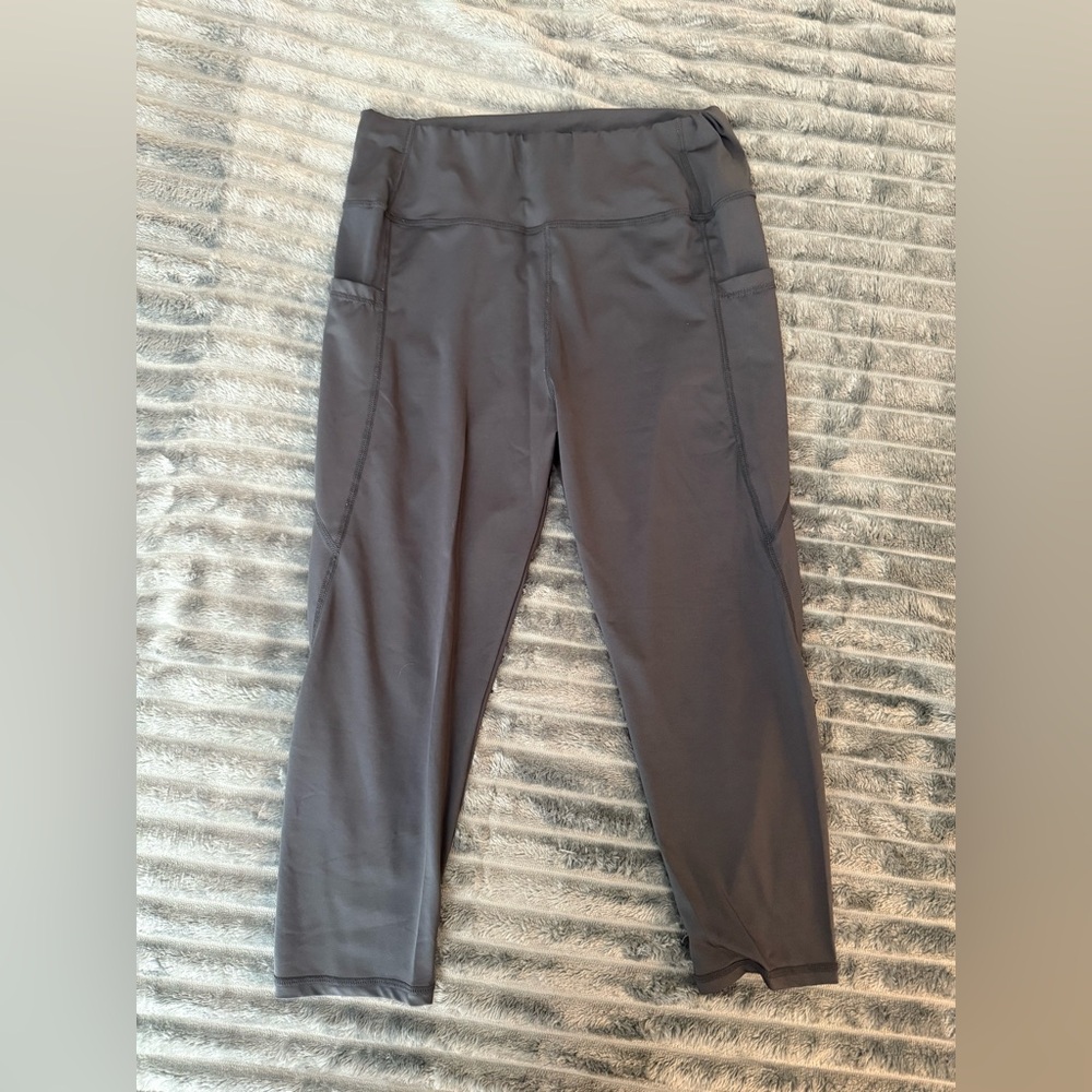 L SHEIN Capri Leggings